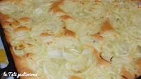 Focaccia con cipolle Focaccia con cipolle