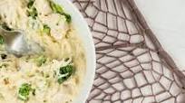 Creamy Parmesan Spaghetti Squash with Chicken and Broccoli Creamy Parmesan Spaghetti Squash with Chicken and Broccoli