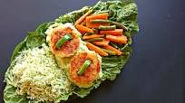 Vegetable Sizzler Recipe With Potato Tikki, Mint Rice & Corn and Spinach Sauce Vegetable Sizzler Recipe With Potato Tikki, Mint Rice & Corn and Spinach Sauce