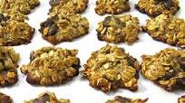 Skinny Oatmeal Dark Chocolate Chippers (Gluten Free) Skinny Oatmeal Dark Chocolate Chippers (Gluten Free)