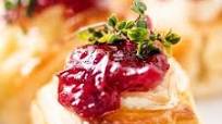 15 Easy Baked Brie Sides 🥖 15 Easy Baked Brie Sides 🥖