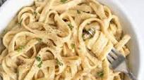 Vegan Fettuccine Alfredo (No Cashews!) Vegan Fettuccine Alfredo (No Cashews!)