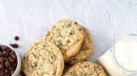 Easy Copycat Crumbl Chocolate Chip Cookies Easy Copycat Crumbl Chocolate Chip Cookies