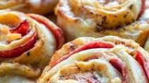 Garlic Pizza Pinwheels Garlic Pizza Pinwheels