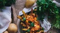 Oven Baked Curry Fries with a Tikka Masala Sauce Oven Baked Curry Fries with a Tikka Masala Sauce