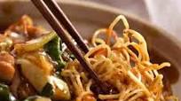 Chinese Crispy Noodles with saucy Chicken and Vegetables (crispy CHOW MEIN!) Chinese Crispy Noodles with saucy Chicken and Vegetables (crispy CHOW MEIN!)
