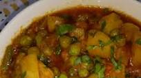 Matar Aloo Ki Sabzi Pakistani Food Recipe (With Video) Matar Aloo Ki Sabzi Pakistani Food Recipe (With Video)