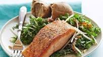 Pan-Seared Salmon with Kale and Apple Salad Pan-Seared Salmon with Kale and Apple Salad