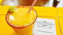 Sparkling Mango Cocktail Sparkling Mango Cocktail