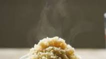 How to Cook Brown Rice in the Microwave How to Cook Brown Rice in the Microwave