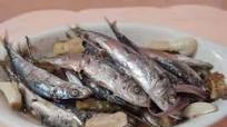 Paksiw Na Isda (Fish Poached in Vinegar and Ginger) Paksiw Na Isda (Fish Poached in Vinegar and Ginger)