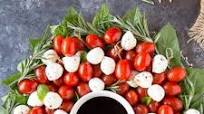 Caprese Salad Christmas Wreath Caprese Salad Christmas Wreath
