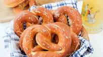 German Pretzels (Laugenbrezeln) German Pretzels (Laugenbrezeln)