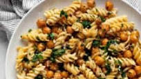 Chickpea Pasta with Spinach Chickpea Pasta with Spinach