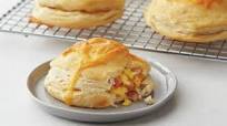 Freezer-Friendly Ham and Cheese Breakfast Biscuit Bombs Freezer-Friendly Ham and Cheese Breakfast Biscuit Bombs