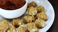 Baked Mozzarella Cheese Bites with Easy Marinara Sauce Baked Mozzarella Cheese Bites with Easy Marinara Sauce