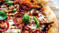 Easy Caprese Pizza Easy Caprese Pizza