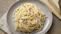 Spaghetti Cacio e Pepe (Pecorino and black pepper spaghetti) Spaghetti Cacio e Pepe (Pecorino and black pepper spaghetti)