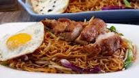 Hong Kong Style Stir Fry Ramen Noodles w/ Chicken Chop 干炒鸡扒公仔面 Chinese Maggi Goreng Recipe Hong Kong Style Stir Fry Ramen Noodles w/ Chicken Chop 干炒鸡扒公仔面 Chinese Maggi Goreng Recipe