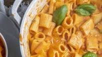 Pasta Rosa (Marinara Sauce Meets Alfredo Sauce) Pasta Rosa (Marinara Sauce Meets Alfredo Sauce)