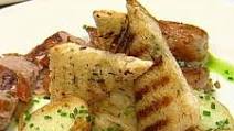 Bratwurst and Knockwurst with Rye Toast Points Bratwurst and Knockwurst with Rye Toast Points