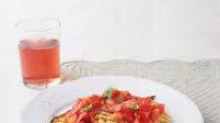 Bruschetta al pomodoro con olio, aglio e basilico Bruschetta al pomodoro con olio, aglio e basilico