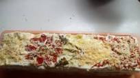 Slana tost torta sa pečenicom i pečenim paprikama Slana tost torta sa pečenicom i pečenim paprikama
