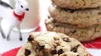Giant Walnut Chocolate Chip Cookies Giant Walnut Chocolate Chip Cookies