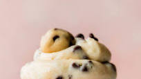 Molten Cookie Dough Cupcakes Molten Cookie Dough Cupcakes