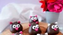 Valentine's Chocolate Covered Strawberries Lovebugs Valentine's Chocolate Covered Strawberries Lovebugs