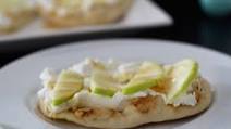 Mini Naan Flatbreads with Apples, Honey and Ricotta Cheese Mini Naan Flatbreads with Apples, Honey and Ricotta Cheese