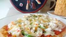 Avocado Crab Pizza with Fireworks Sauce Avocado Crab Pizza with Fireworks Sauce