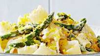 Egg Noodles with Asparagus and Grated Egg Yolks Egg Noodles with Asparagus and Grated Egg Yolks