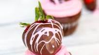 Chocolate Covered Strawberry Cupcakes Chocolate Covered Strawberry Cupcakes