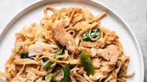 Shanghai Stir-Fried Noodles With Chicken Shanghai Stir-Fried Noodles With Chicken