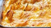 Cheesy Scalloped Potatoes Cheesy Scalloped Potatoes