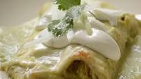 Enchiladas suizas verdes con queso gratinado Enchiladas suizas verdes con queso gratinado
