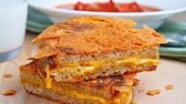 Caramelized Cheese Covered Grilled Cheese Sandwich Caramelized Cheese Covered Grilled Cheese Sandwich