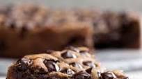 Nutella Stuffed Giant Chocolate Chip Cookie Nutella Stuffed Giant Chocolate Chip Cookie