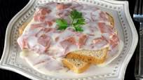 Creamed Chipped Beef on Toast (S.O.S.) Creamed Chipped Beef on Toast (S.O.S.)