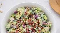 Fresh Broccoli Salad (Made with Greek Yogurt!) Fresh Broccoli Salad (Made with Greek Yogurt!)