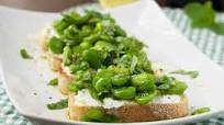 Fava bean, mint and ricotta crostini Fava bean, mint and ricotta crostini