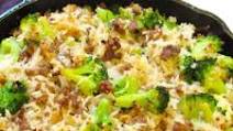 The best easy cheesy casserole with ground beef & broccoli The best easy cheesy casserole with ground beef & broccoli