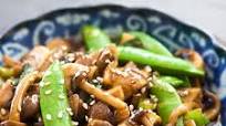 Mushroom Stir-Fry With Peas Mushroom Stir-Fry With Peas