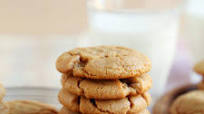 Easy 4-Ingredient Peanut Butter Cookies Easy 4-Ingredient Peanut Butter Cookies