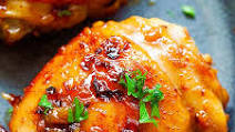 Baked Chicken Thighs (Extra Juicy!) Baked Chicken Thighs (Extra Juicy!)