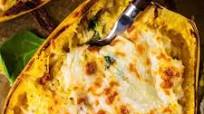 Baked Spaghetti Squash Alfredo with Spinach and Sundried Tomatoes Baked Spaghetti Squash Alfredo with Spinach and Sundried Tomatoes