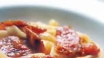 Spicy salami and tomato pasta sauce Spicy salami and tomato pasta sauce