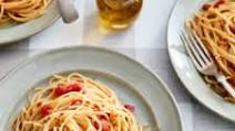 Pasta with Easy Buttery Tomato Sauce Pasta with Easy Buttery Tomato Sauce