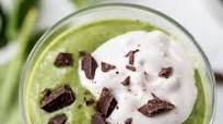 Healthy Shamrock Shake {Avocado Mint Smoothie} Healthy Shamrock Shake {Avocado Mint Smoothie}